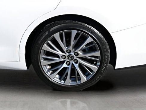 Used 2021 Lexus ES 350 w/ Premium Package image 9