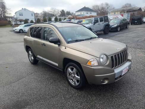Used 2007 Jeep Compass Limited w/ Driver Convenience Group image 9