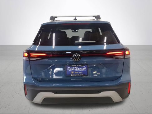 New 2026 Volkswagen Tiguan SE FWD image 11