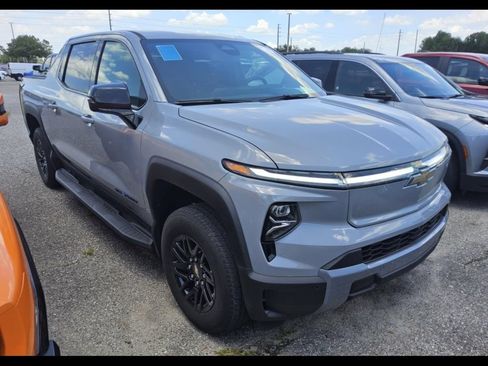 Used 2025 Chevrolet Silverado EV LT AWD/4WD image 2