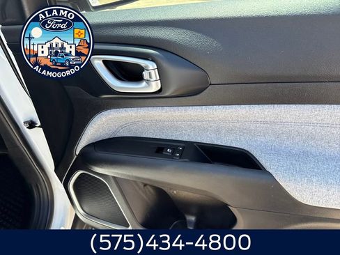 Used 2022 Jeep Compass Latitude w/ Convenience Group image 21