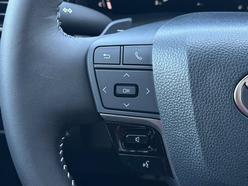 New 2026 Toyota Camry Hybrid FWD image 25