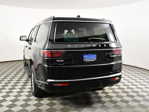 Used 2024 Jeep Wagoneer 4WD w/ HD Trailer Tow Package image 7