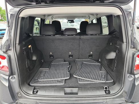 Used 2023 Jeep Renegade Latitude AWD/4WD image 30