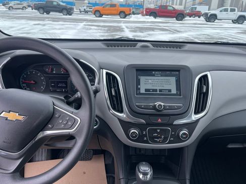 Used 2018 Chevrolet Equinox LS image 15