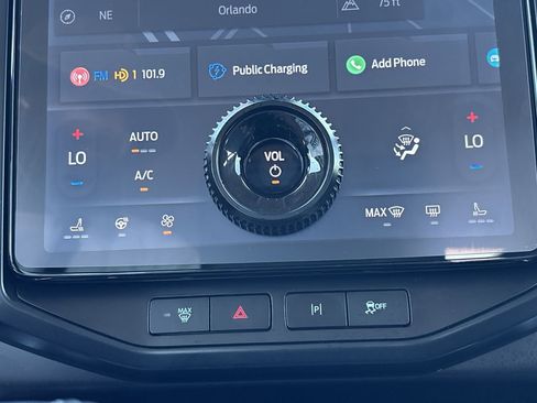 Used 2024 Ford F150 Lightning Flash image 22