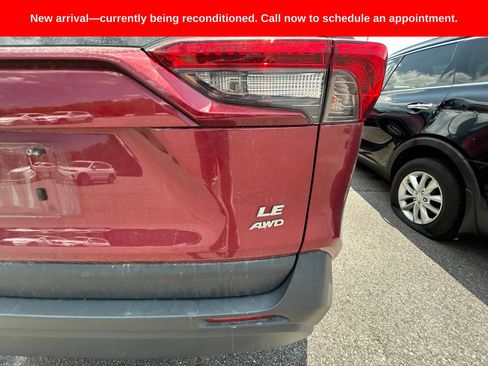 Used 2022 Toyota RAV4 LE AWD/4WD image 16