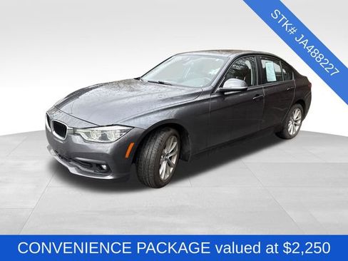 Used 2018 BMW 320i xDrive Sedan w/ Premium Package image 3