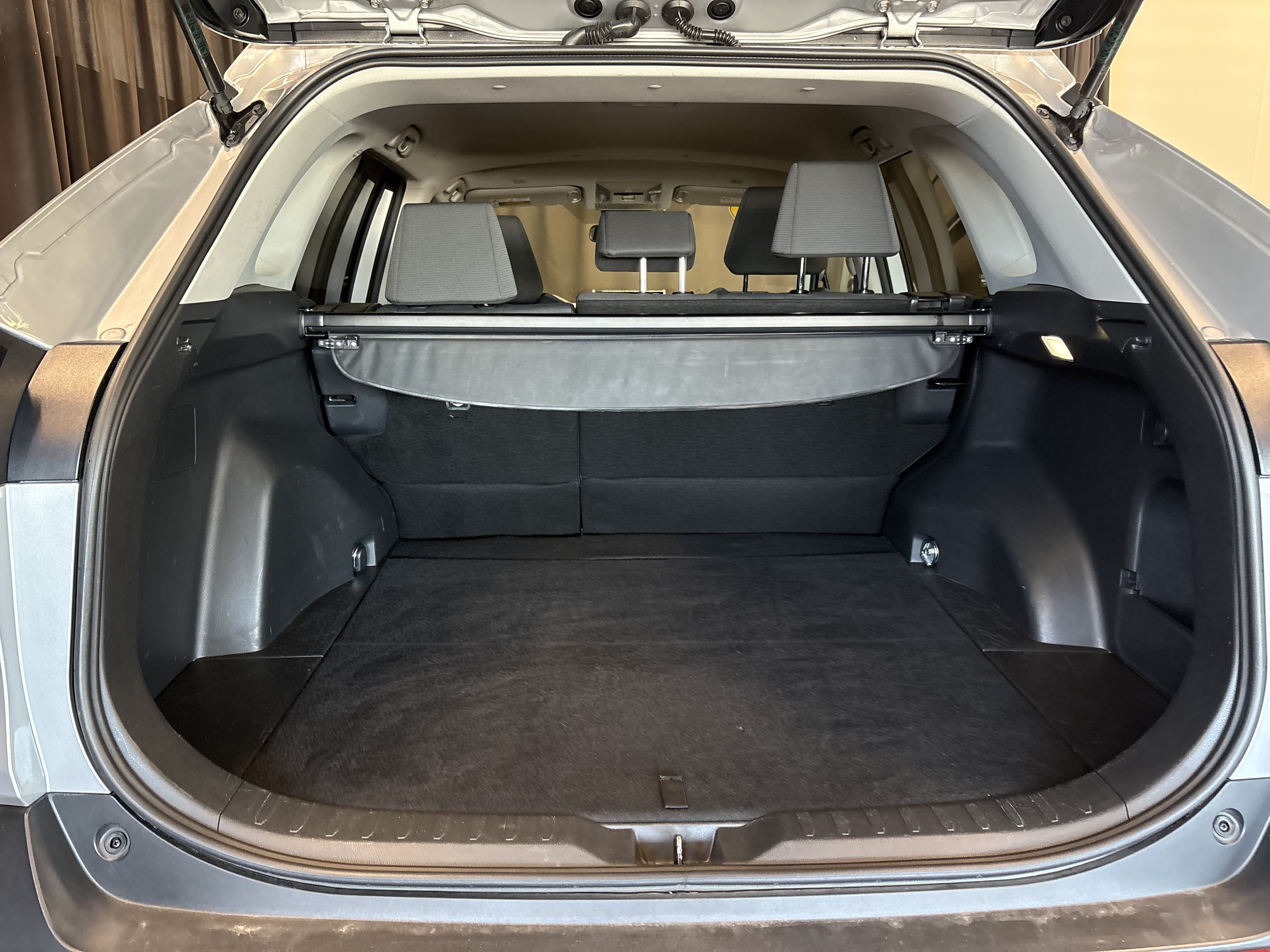 Certified 2025 Toyota RAV4 XLE FWD image 28