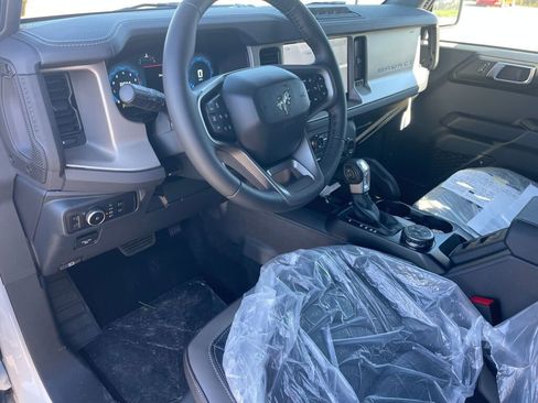 New 2025 Ford Bronco Outer Banks w/ Sasquatch Package image 6
