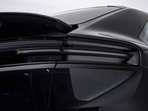 New 2026 Porsche Macan 4 Electric AWD/4WD image 12
