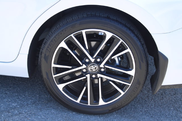 Used 2026 Toyota Camry XLE FWD image 8