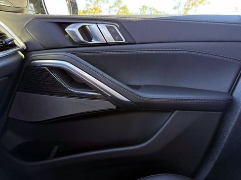 New 2026 BMW X6 xDrive40i w/ Climate Comfort Package image 24