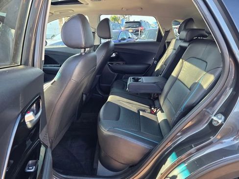 Used 2021 Kia Niro EX Premium FWD image 18
