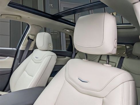 New 2025 Cadillac XT5 Premium Luxury image 10