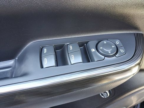 Used 2023 GMC Acadia SLT image 21