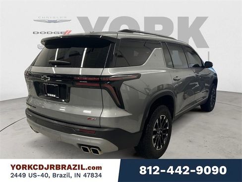 Used 2024 Chevrolet Traverse Z71 image 5