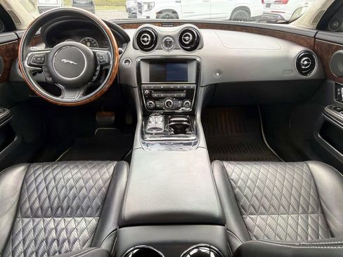 Used 2017 Jaguar XJ L Portfolio AWD/4WD image 14