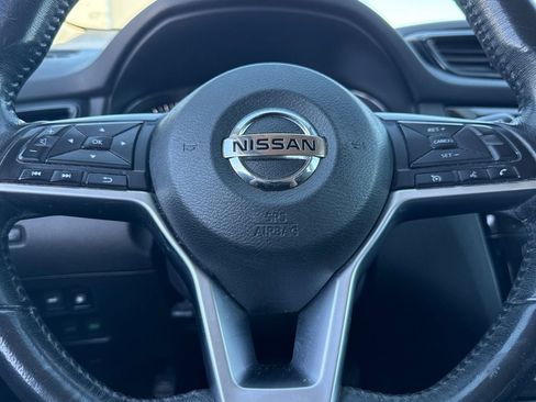 Used 2018 Nissan Rogue SV image 20