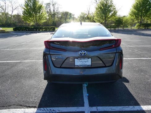 Used 2017 Toyota Prius Prime Plus FWD image 6