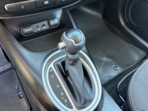 Used 2015 Kia Soul FWD image 28