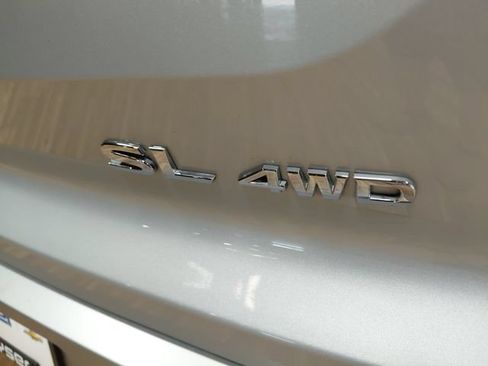 Used 2025 Nissan Pathfinder SL AWD/4WD image 13