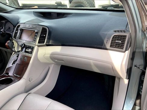 Used 2010 Toyota Venza image 15