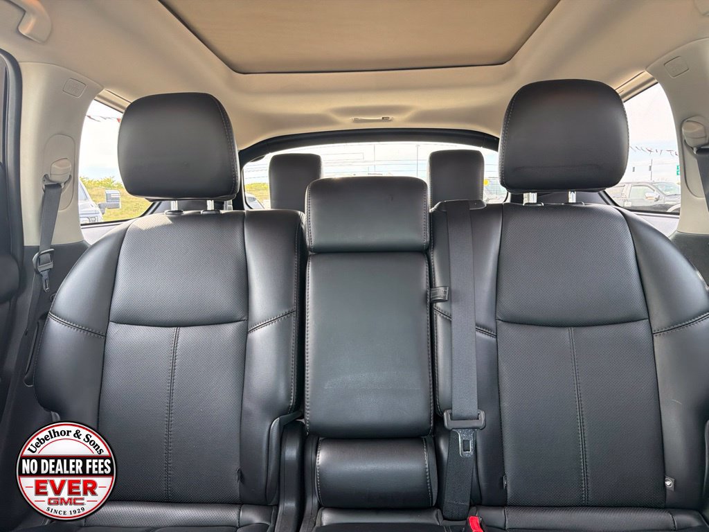 Used 2015 Nissan Pathfinder Platinum w/ Cargo Package FWD image 22