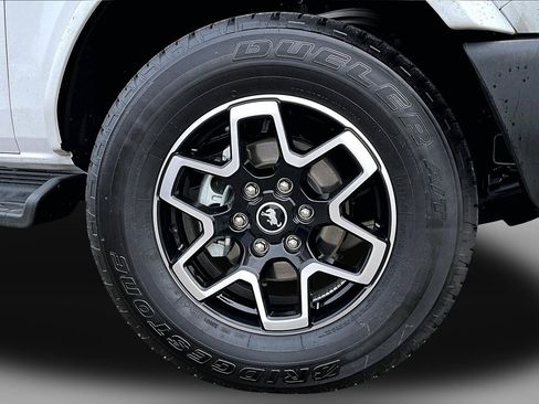 Used 2025 Ford Bronco Outer Banks image 8