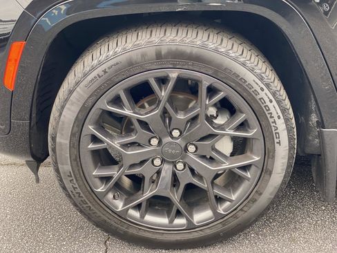 Certified 2025 Jeep Grand Cherokee Summit image 13