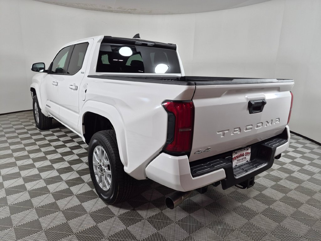 Used 2025 Toyota Tacoma SR5 AWD/4WD image 5
