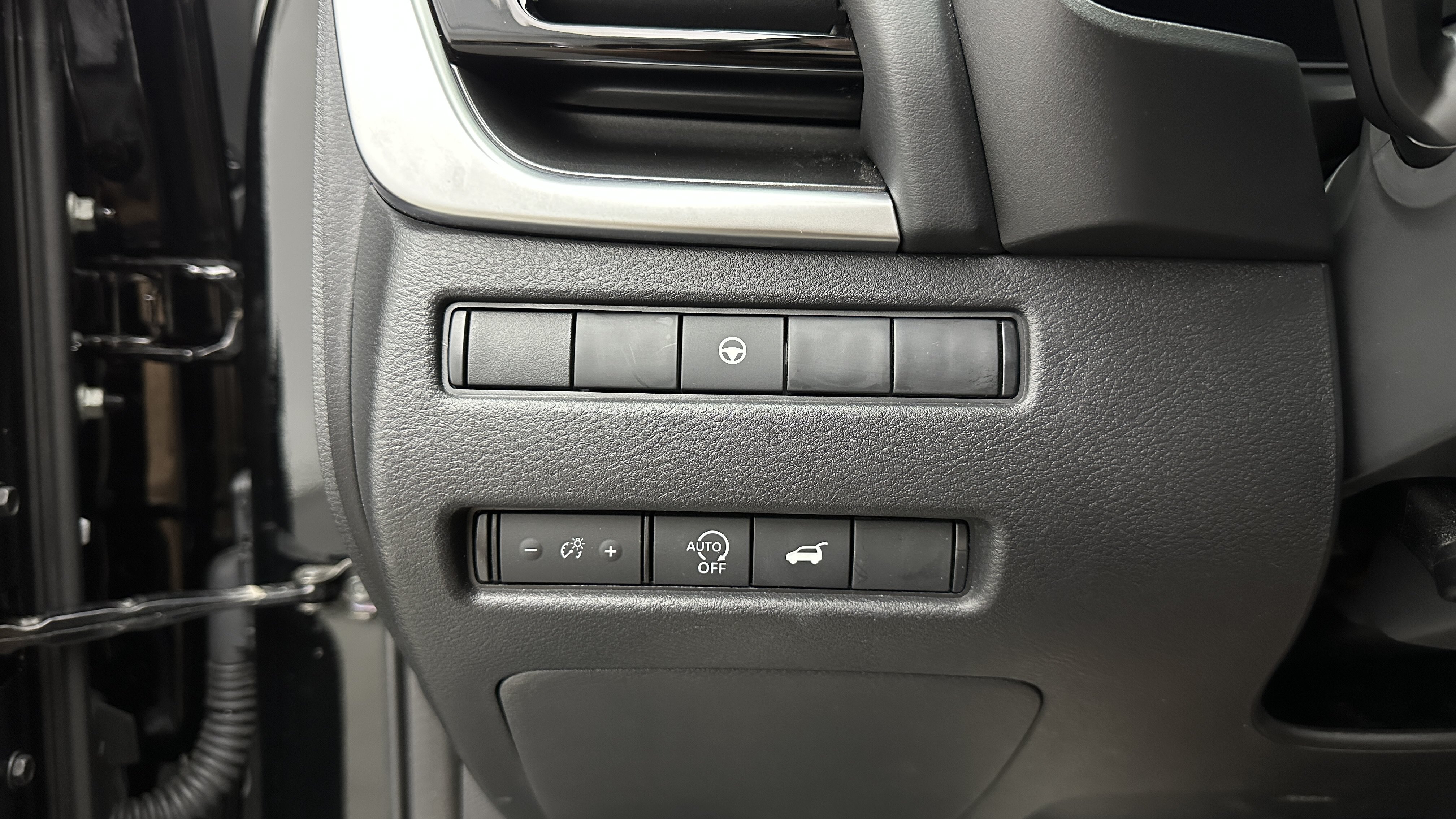 Used 2026 Nissan Rogue SL FWD image 17