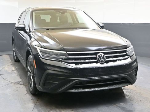 Certified 2023 Volkswagen Tiguan SE image 8