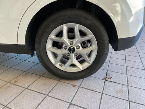 Certified 2025 Kia Soul LX w/ LX Technology Package FWD image 19