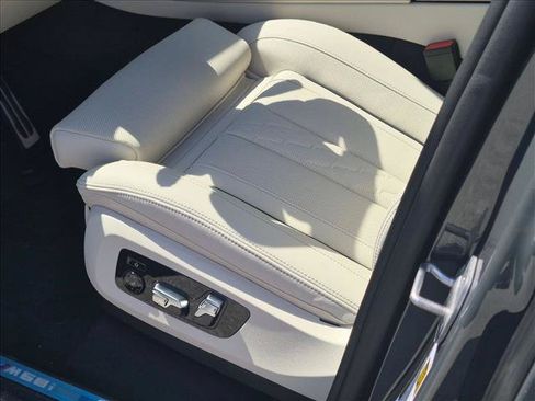 New 2026 BMW X5 M60i AWD/4WD image 4