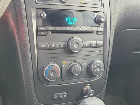 Used 2010 Chevrolet HHR LS image 27