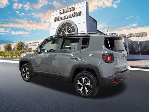 Used 2022 Jeep Renegade Trailhawk image 9