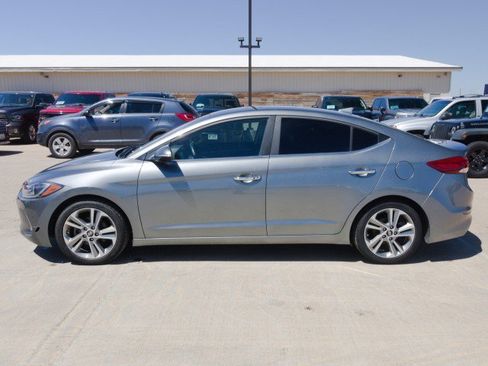 Used 2017 Hyundai Elantra Limited FWD image 3