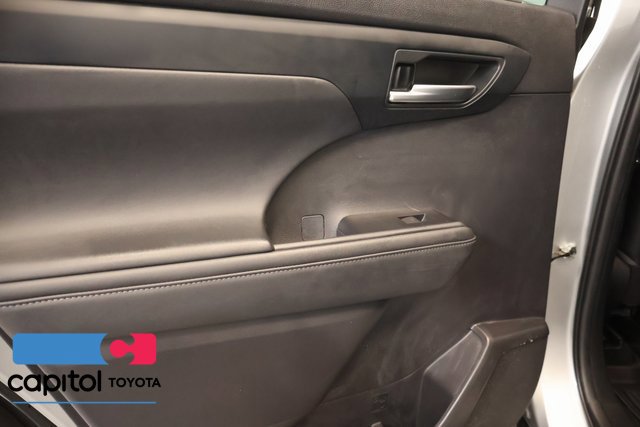 Certified 2021 Toyota Highlander XSE AWD/4WD image 32