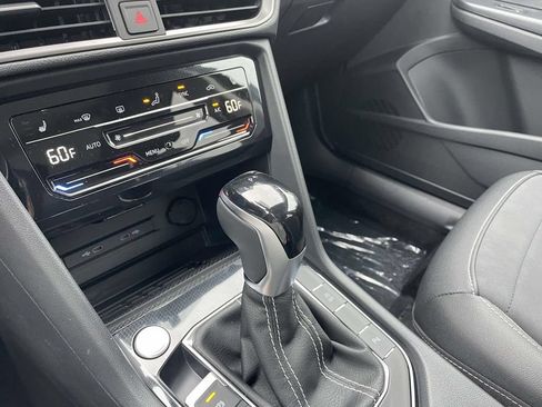 New 2026 Volkswagen Taos SE FWD image 30