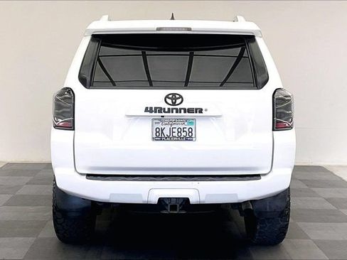 Used 2018 Toyota 4Runner SR5 RWD image 3