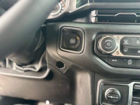 New 2025 Jeep Gladiator Sport image 26