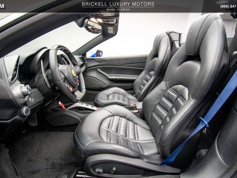 Used 2017 Ferrari 488 Spider RWD image 5