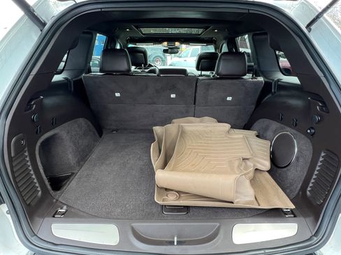 Used 2018 Jeep Grand Cherokee Overland image 28