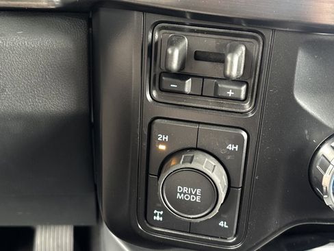 Used 2026 Ford F250 Lariat w/ FX4 Off-Road Package image 35