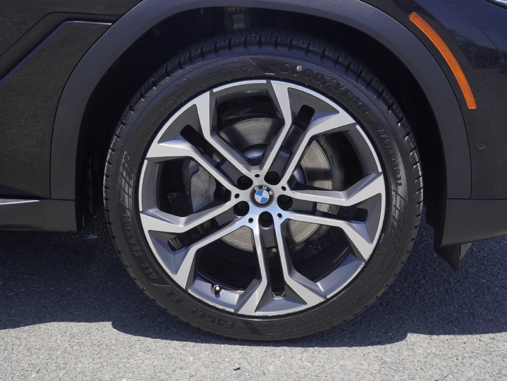 Used 2022 BMW X6 xDrive40i w/ Parking Assistance Package AWD/4WD image 11