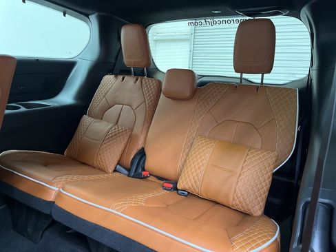New 2026 Chrysler Pacifica Pinnacle image 7