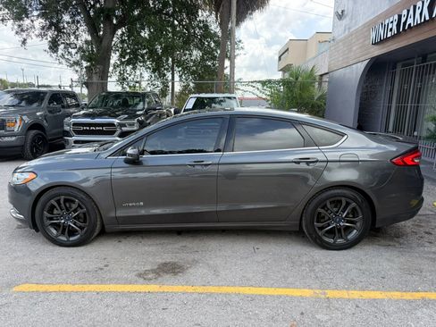 Used 2018 Ford Fusion SE w/ Equipment Group 601A FWD image 6