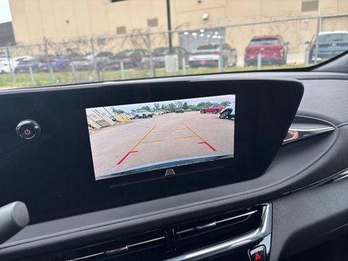 Used 2025 Buick Envista Sport Touring image 17