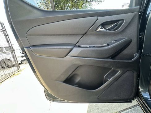 Used 2019 Chevrolet Traverse LT w/ LPO, Floor Liner Package AWD/4WD image 40